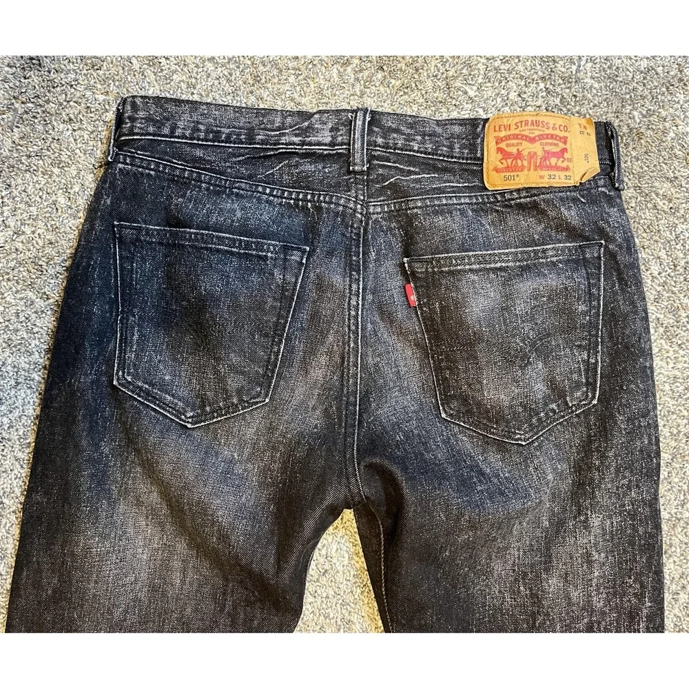 Levi's 501‎ Jeans Mens 32x32 Black Straight Leg Distressed Button Fly Denim